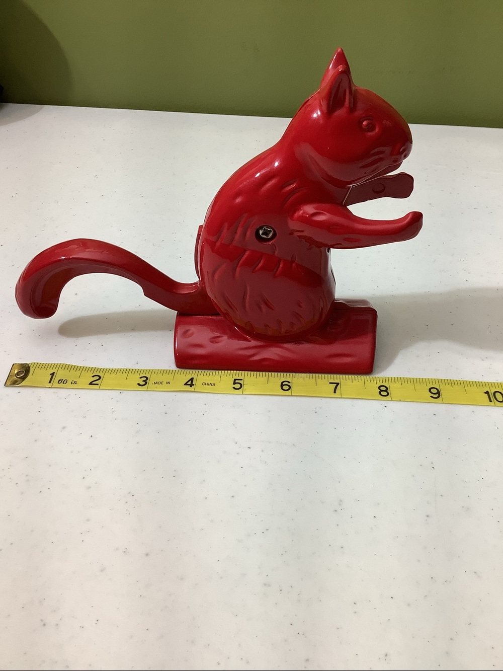 Red metal squirrel nutcracker - Picture 6 of 8